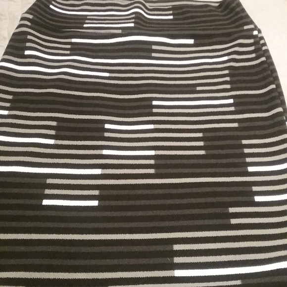 LuLaRoe Dresses & Skirts - Pencil style skirt